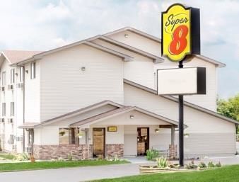 Super 8 By Wyndham Kent/Akron Area Exteriör bild